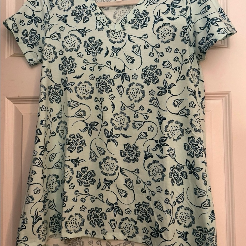 LuLaRoe Cream and White Fitted Short Sleeve Blouse